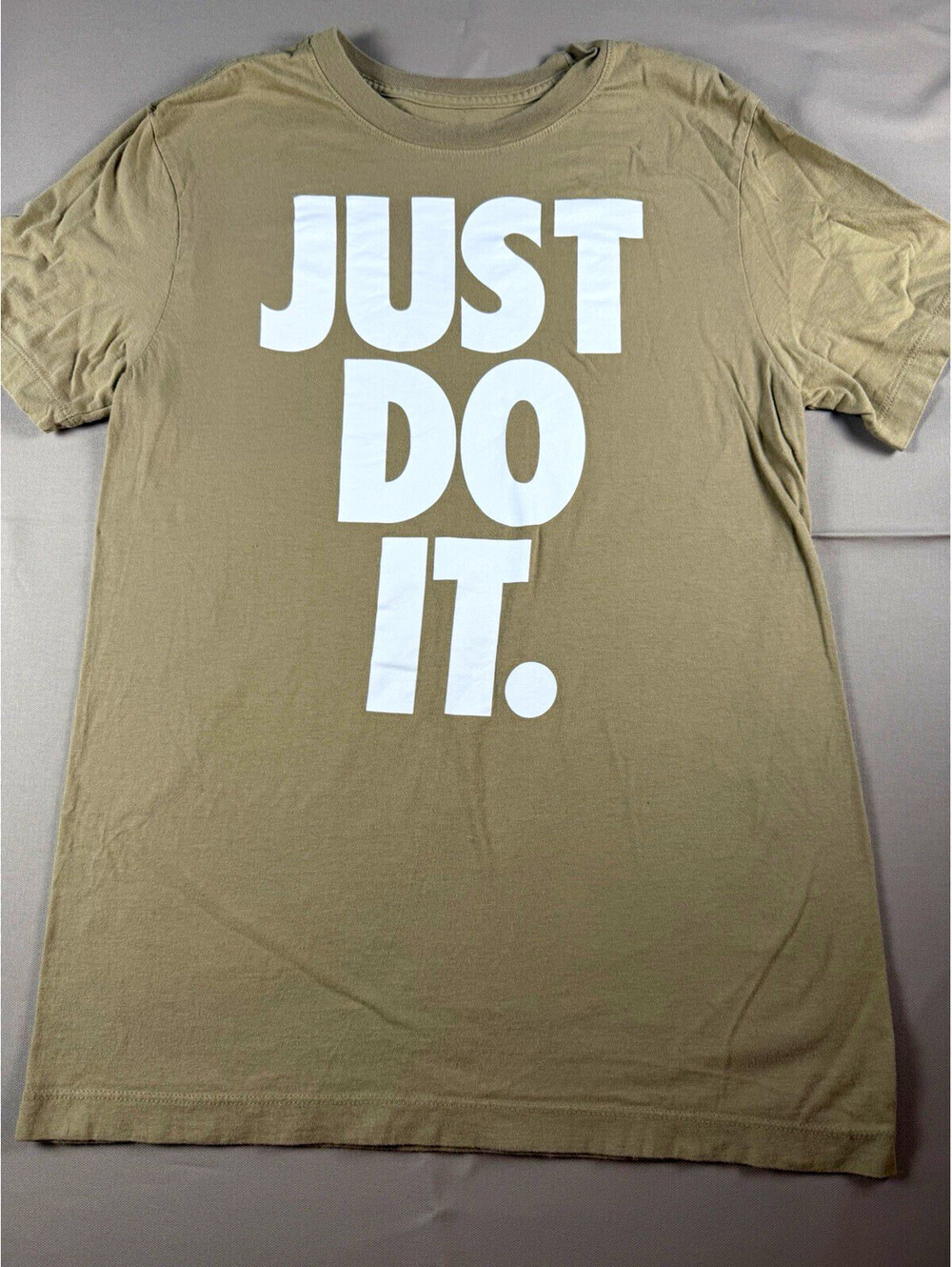 Nike The Nike Tee Men’s Green Graphic Logo Crew Neck Cotton Knit Tee S